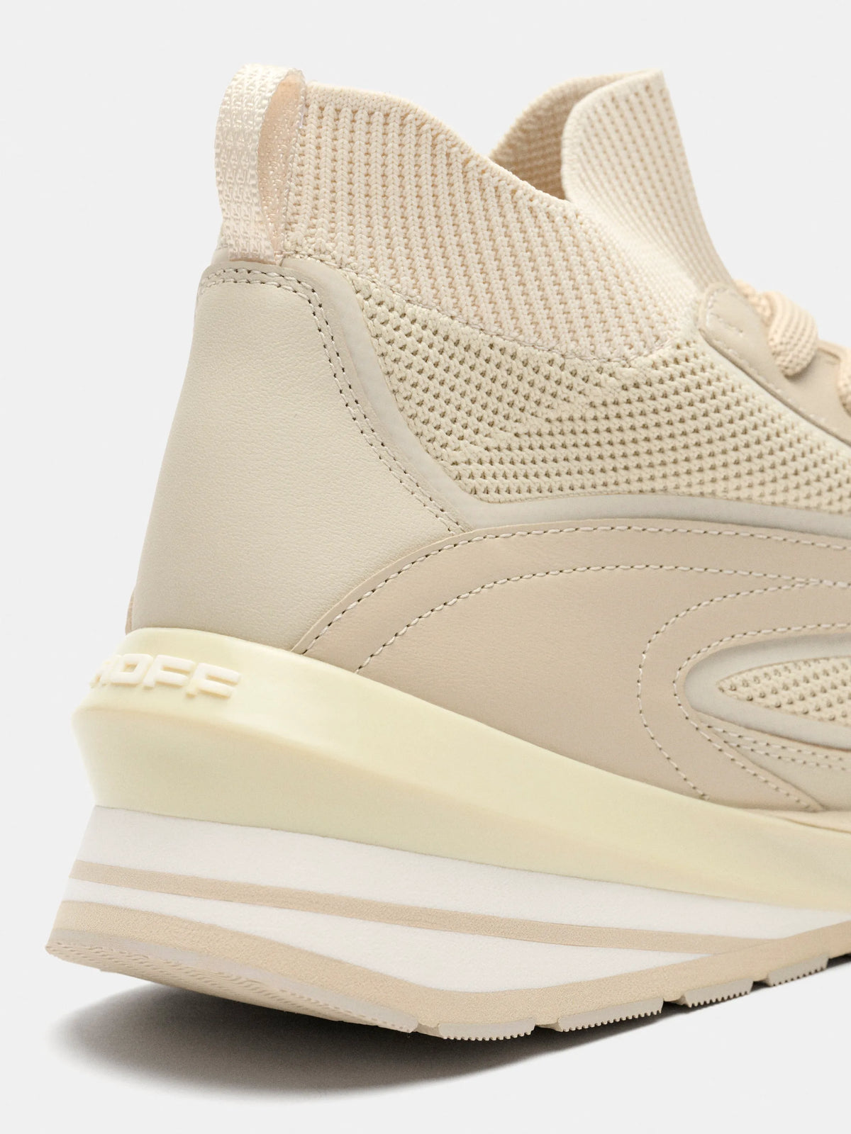 Seven Flyknit Runner Beige