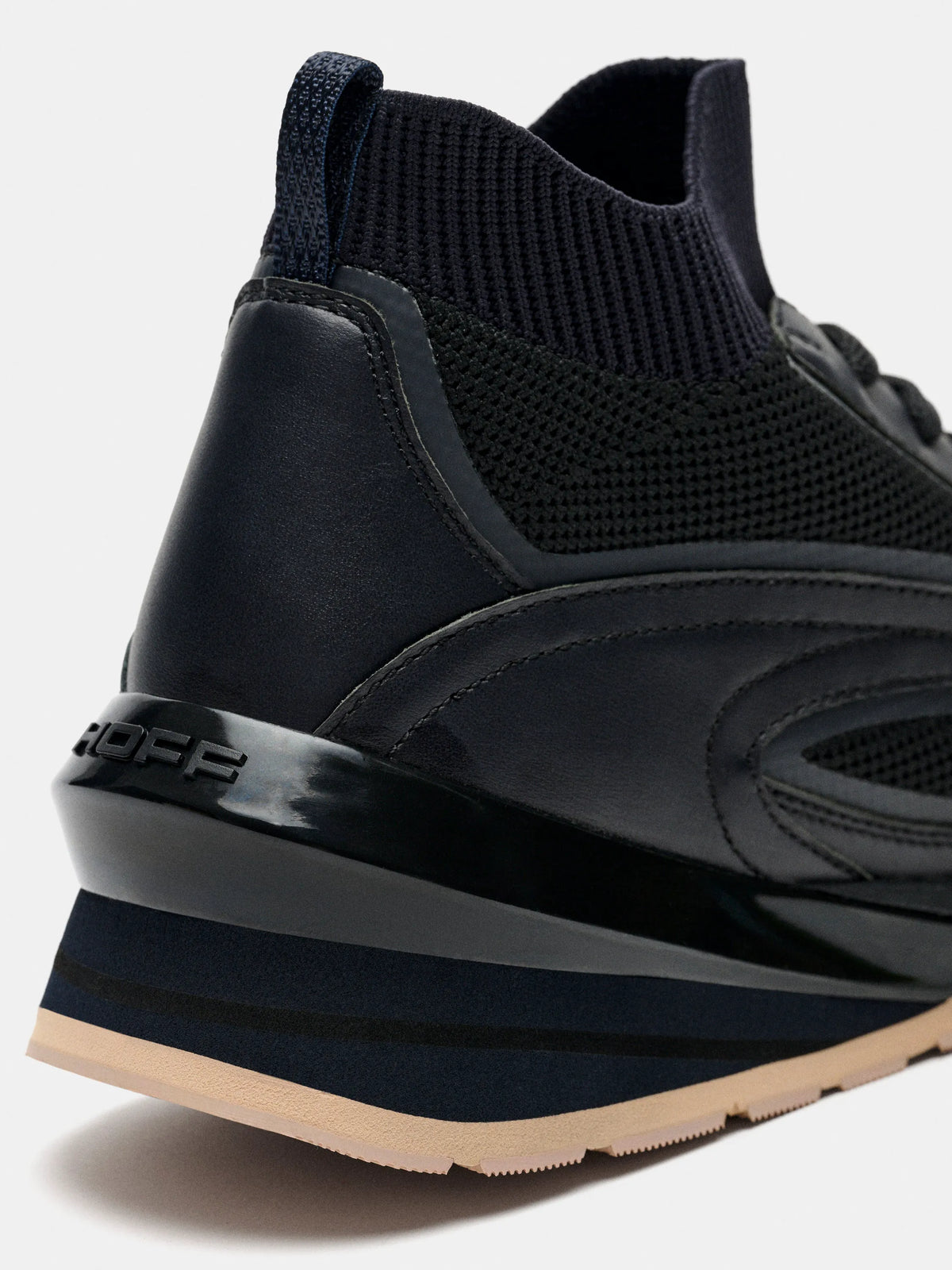 Seven Flyknit Runner Black